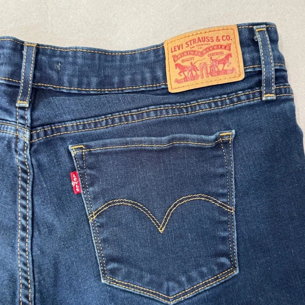 Levi's‎ Denim Shorts Womens 33 Dark Blue 712 Slim Raw Hem Cutoff Mid Rise